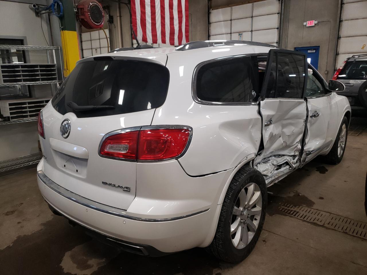 Photo 4 from auction – 2017 BUICK ENCLAVE with VIN 5GAKVCKD3HJ273484