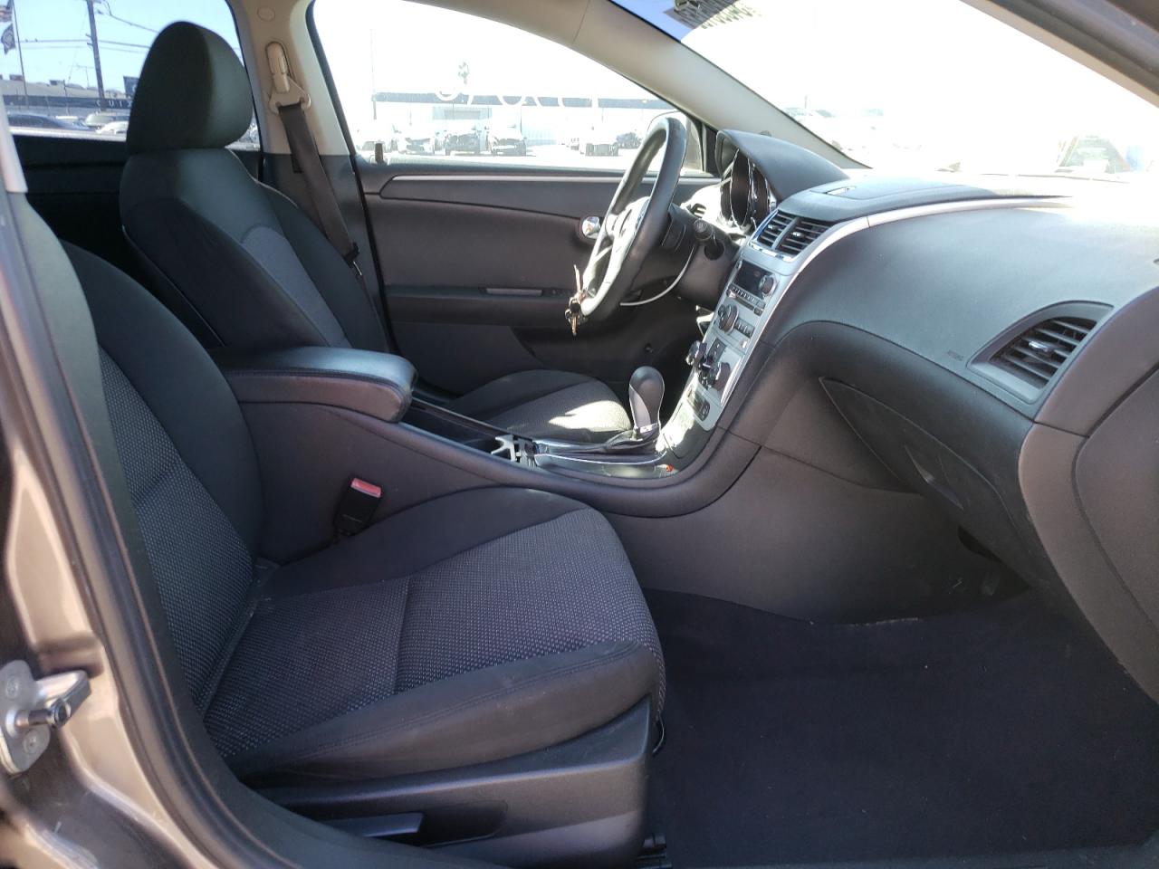 Photo 5 from auction – 2010 CHEVROLET MALIBU 1LT with VIN 1G1ZC5EB0AF243255