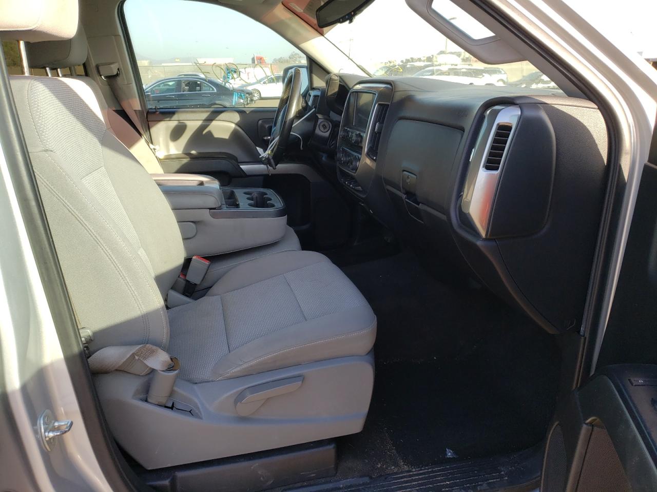 Photo 5 from auction – 2015 CHEVROLET SILVERADO with VIN 1GCVKREC5FZ235859