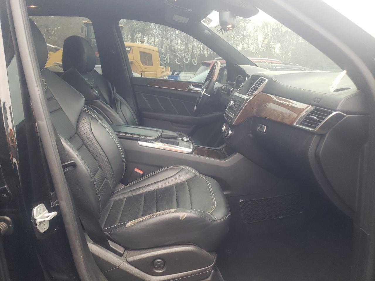 Photo 5 from auction – 2012 MERCEDES-BENZ ML 63 AMG with VIN 4JGDA7EB2CA068134