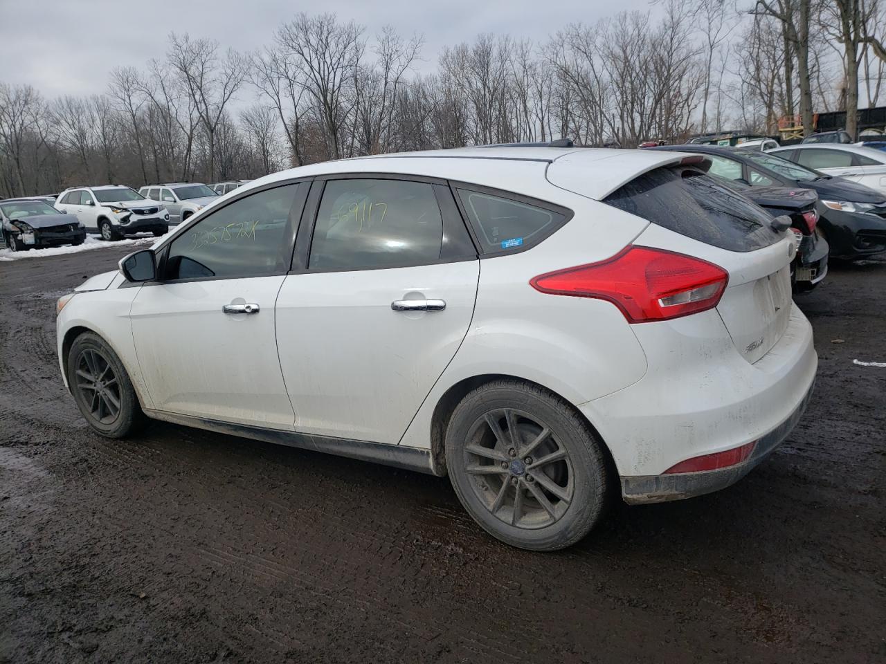 Photo 3 from auction – 2015 FORD FOCUS SE with VIN 1FADP3K21FL216188
