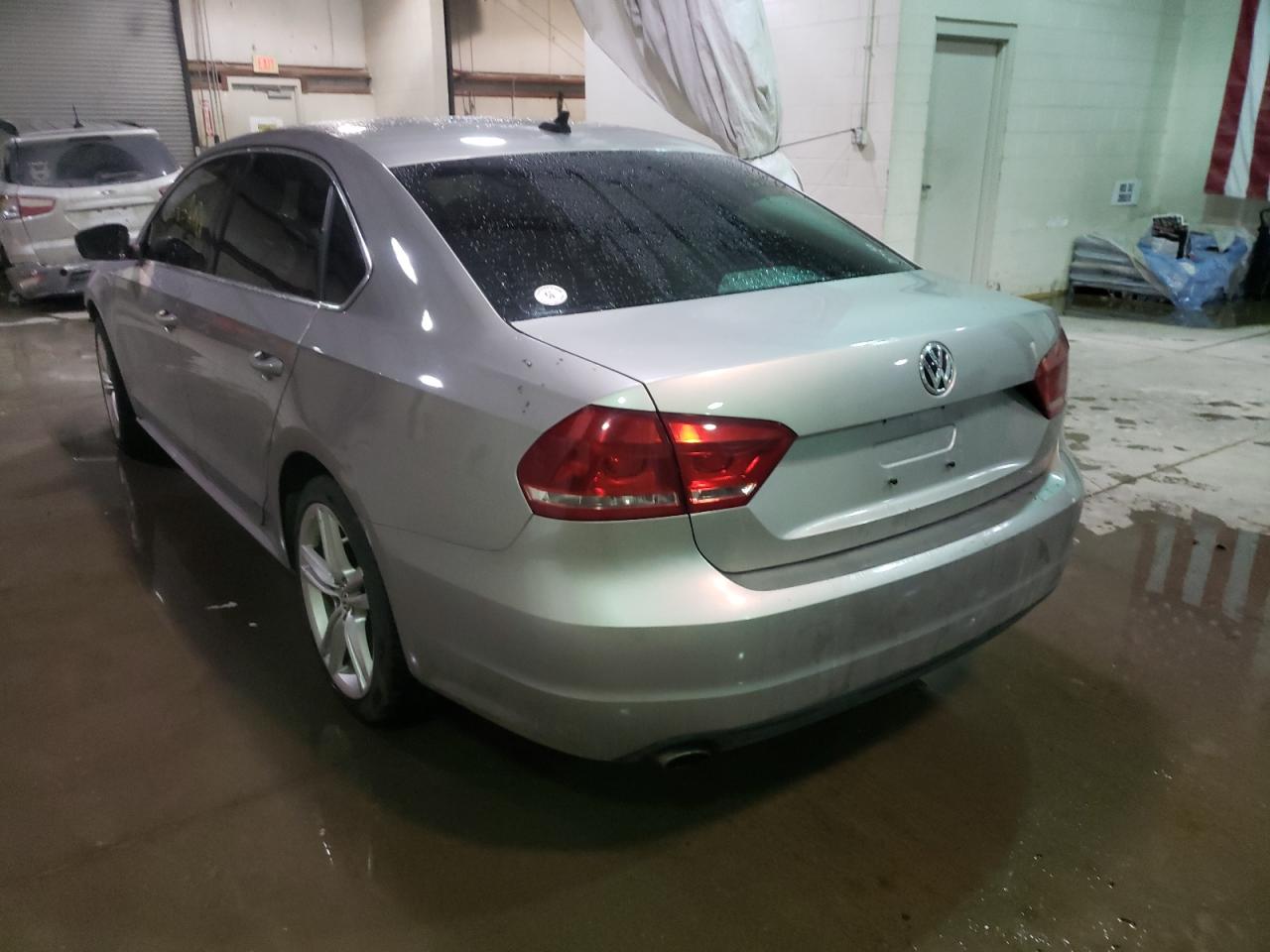 Photo 3 from auction – 2014 VOLKSWAGEN PASSAT SE with VIN 1VWBS7A34EC102182