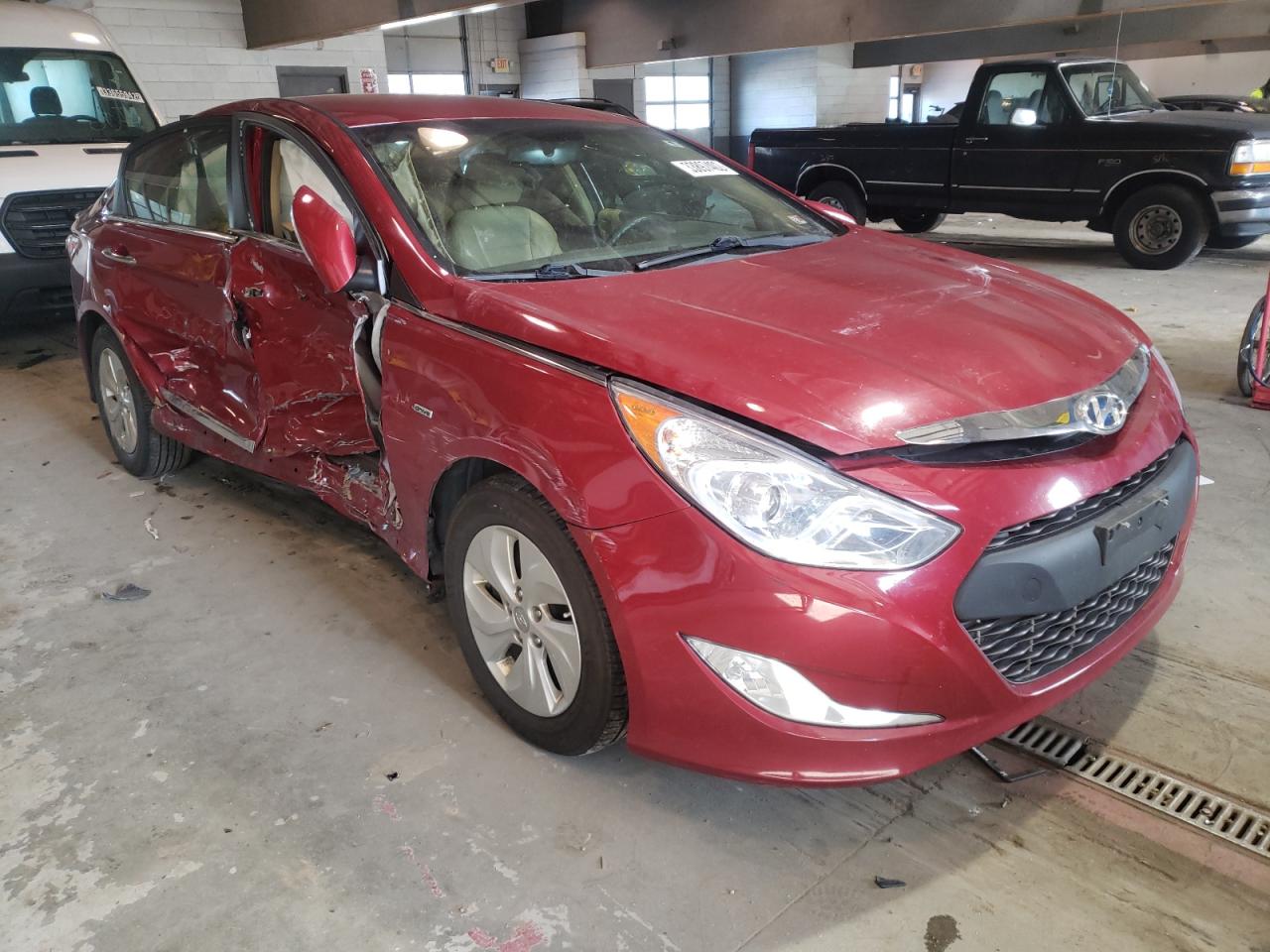 HYUNDAI SONATA HYB 2014 with VIN KMHEC4A46EA110005 - Photo from auction