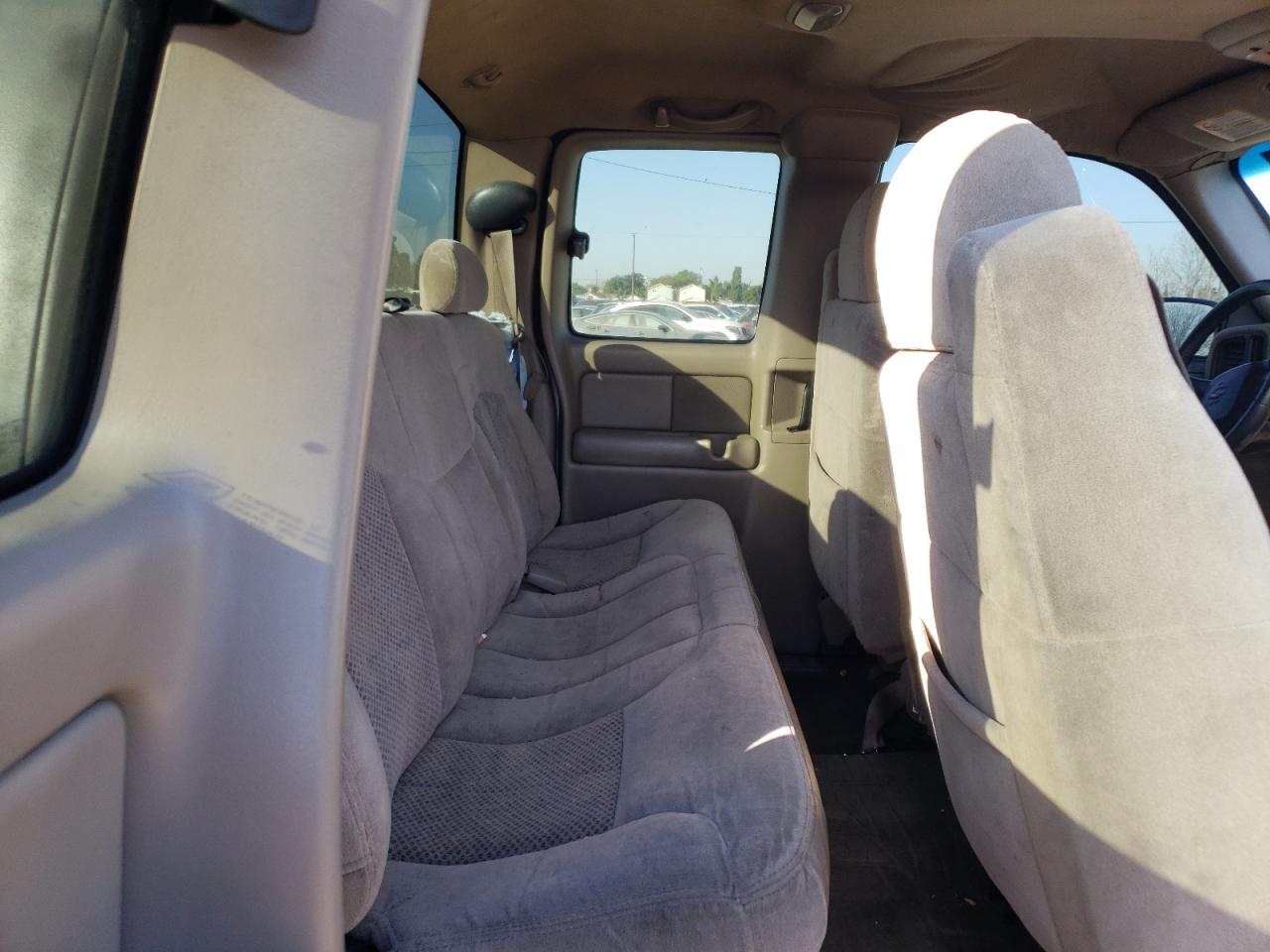 Photo 6 from auction – 2002 CHEVROLET SILVERADO with VIN 1GCHC29U42E257728