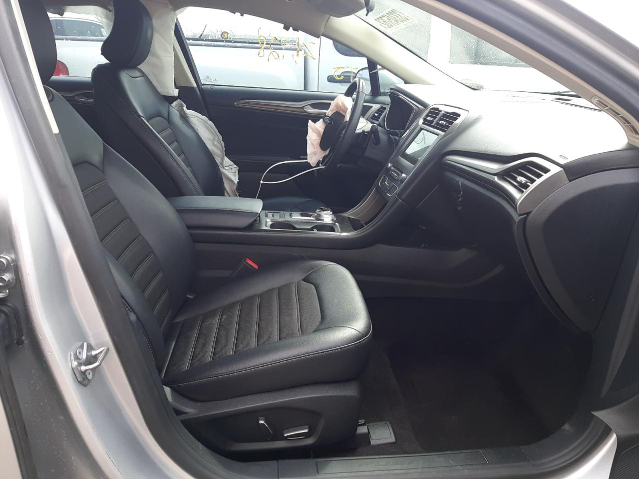 Photo 5 from auction – 2017 FORD FUSION SE with VIN 3FA6P0HD2HR363320