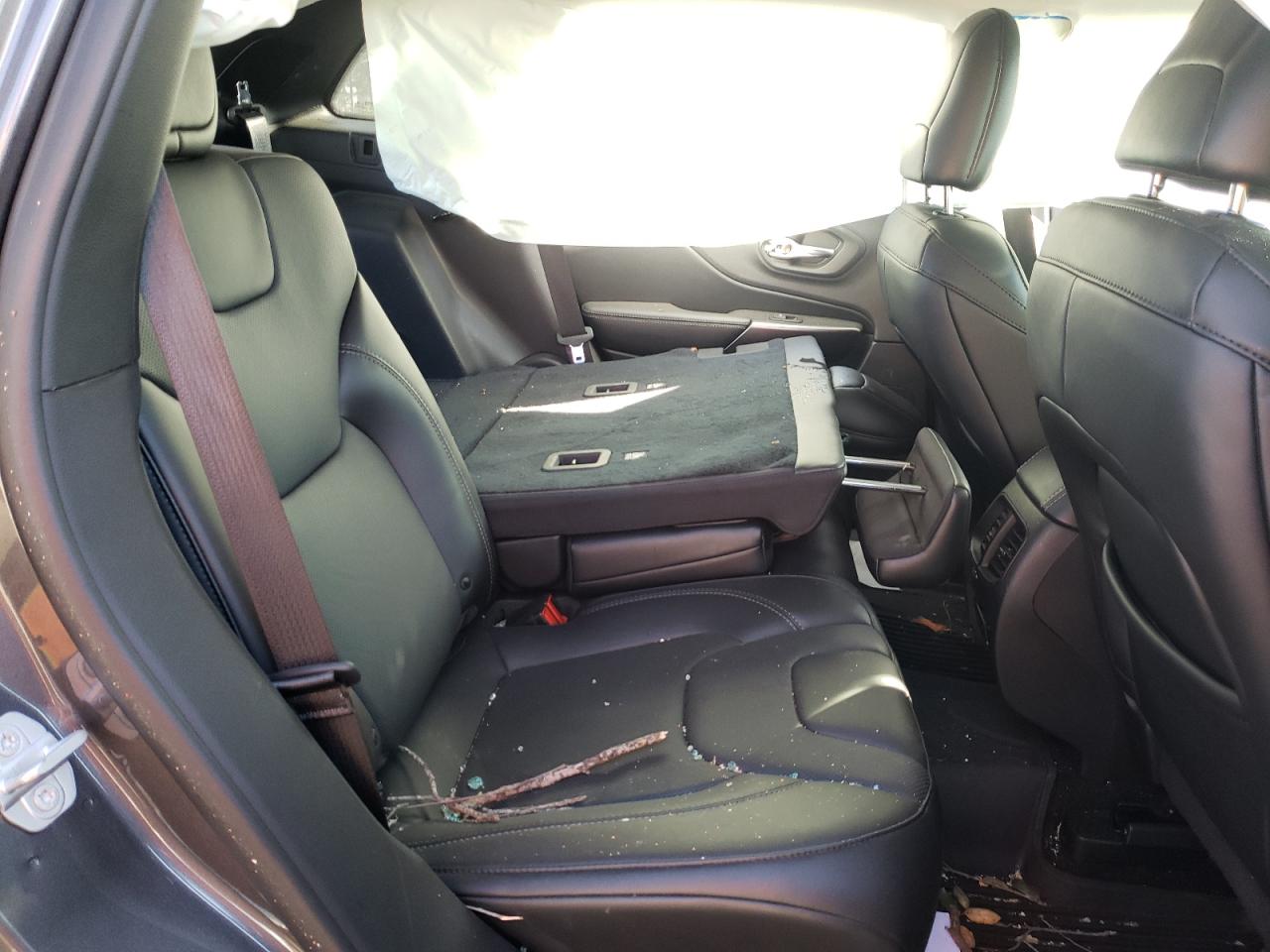 Photo 6 from auction – 2019 JEEP CHEROKEE L with VIN 1C4PJLDB0KD454656