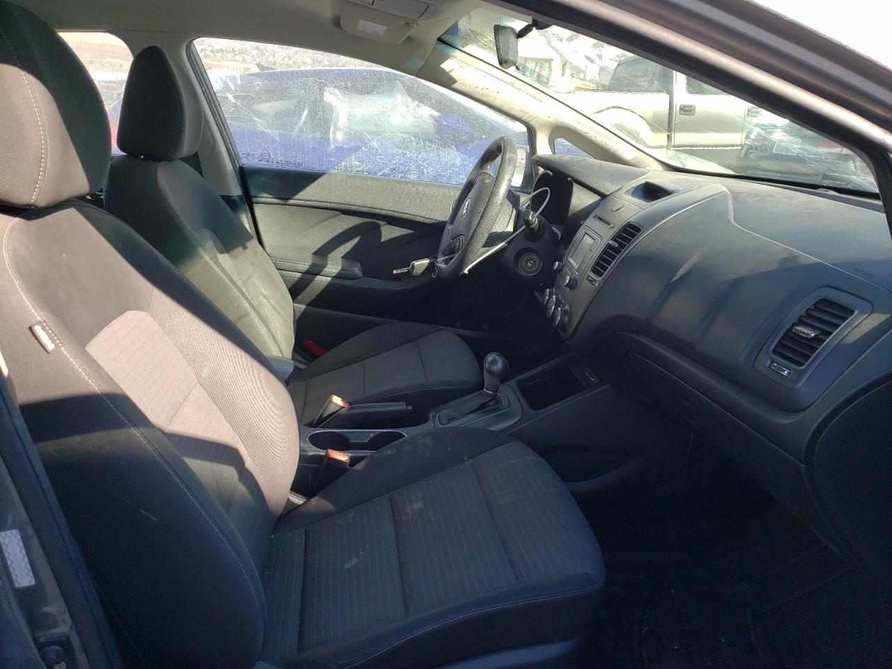 Photo 5 from auction – 2016 KIA FORTE LX with VIN KNAFX4A60G5508849