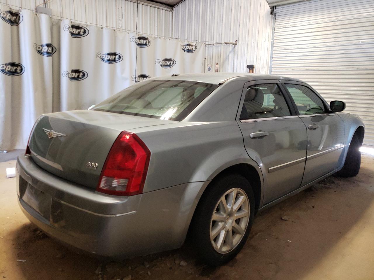 Photo 4 from auction – 2007 CHRYSLER 300 TOURIN with VIN 2C3KA53G27H679534