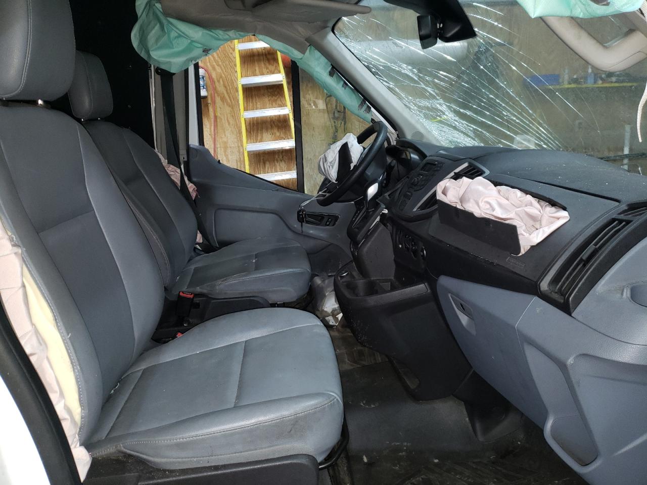 Photo 5 from auction – 2019 FORD TRANSIT T- with VIN 1FTYR2CM2KKA46326