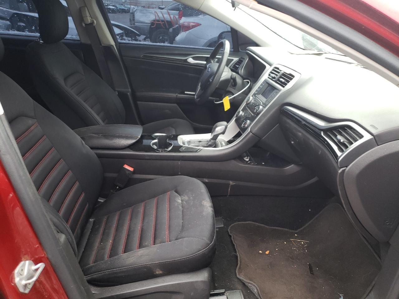 Photo 5 from auction – 2014 FORD FUSION SE with VIN 3FA6P0HDXER181957