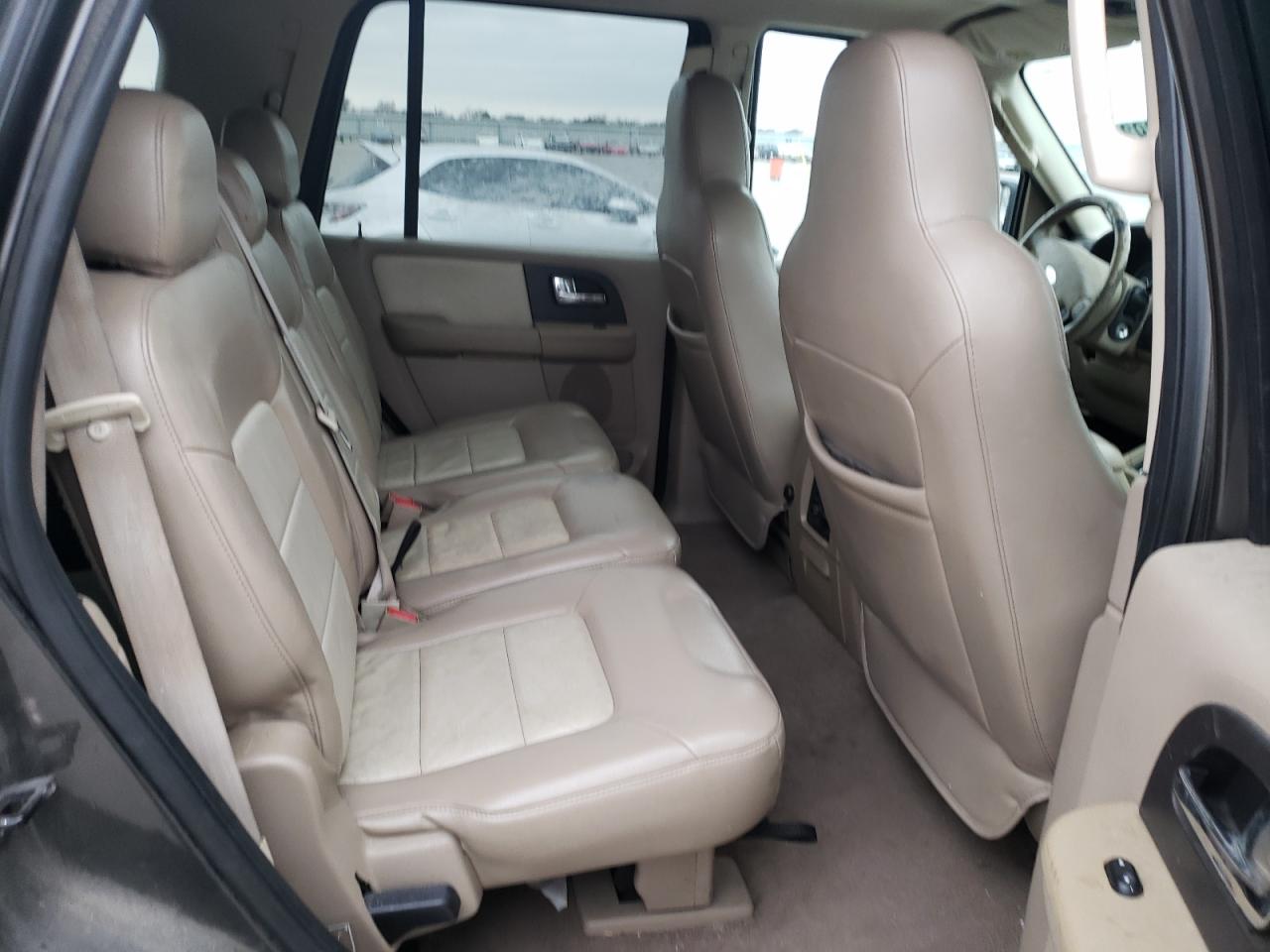 Photo 6 from auction – 2005 FORD EXPEDITION with VIN 1FMPU17555LA80813