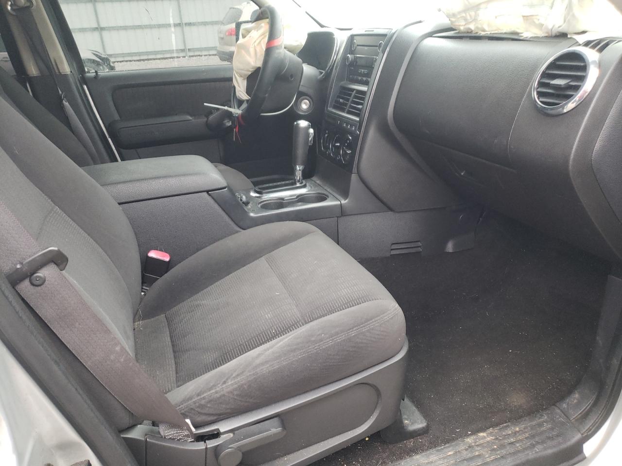 Photo 5 from auction – 2009 FORD EXPLORER X with VIN 1FMEU73E79UA44475