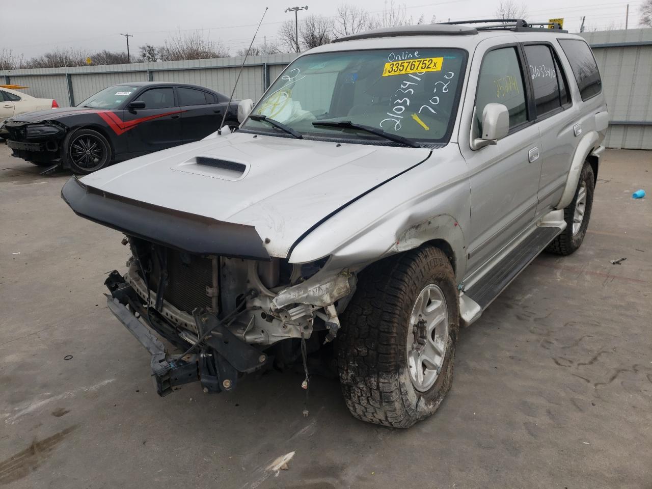 Photo 2 from auction – 2000 TOYOTA 4RUNNER SR with VIN JT3GN86R8Y0174600
