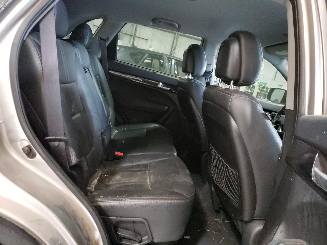 Photo 6 from auction – 2015 KIA SORENTO LX with VIN 5XYKT3A67FG659555