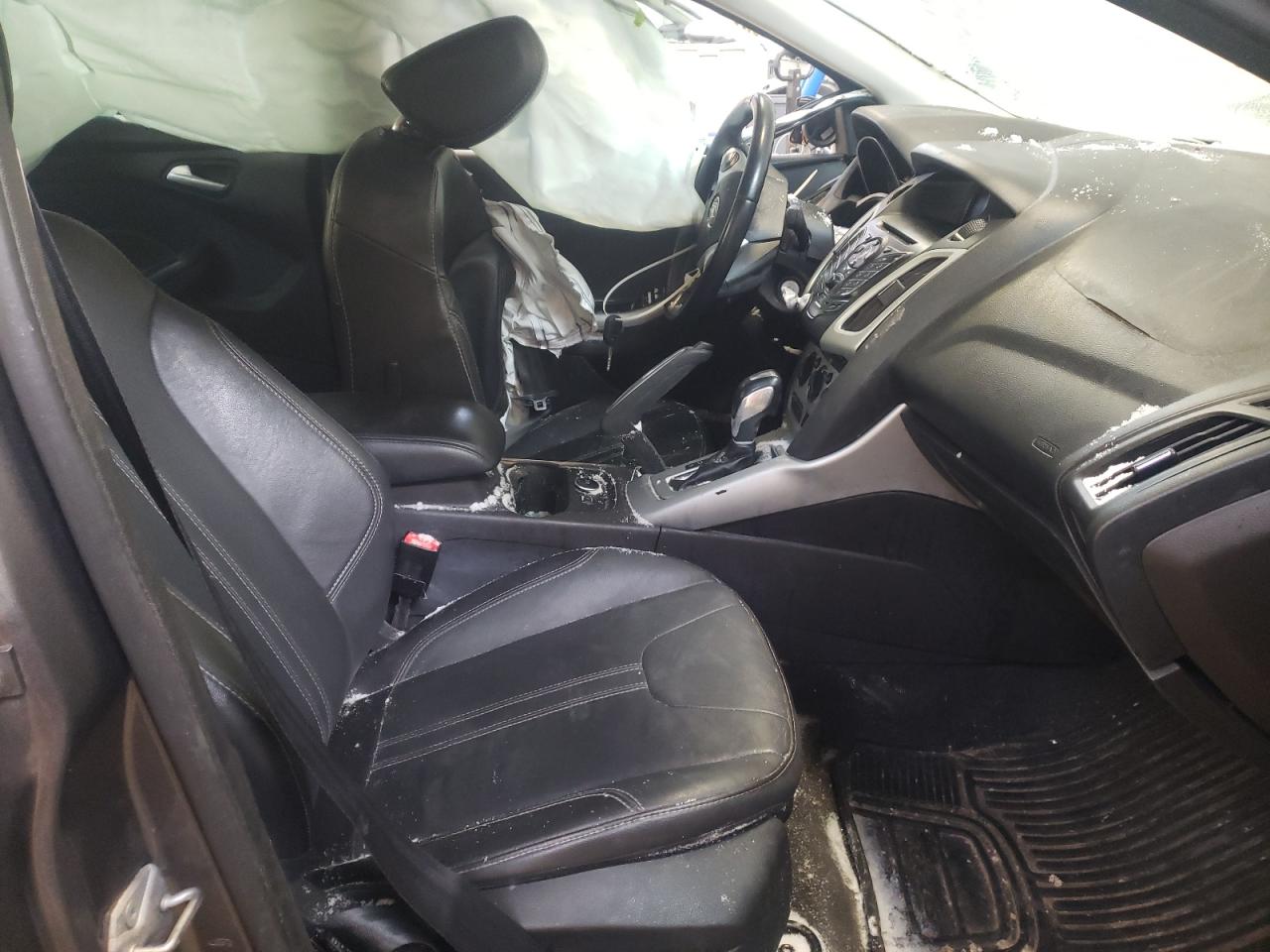 Photo 5 from auction – 2013 FORD FOCUS SE with VIN 1FADP3F24DL377433