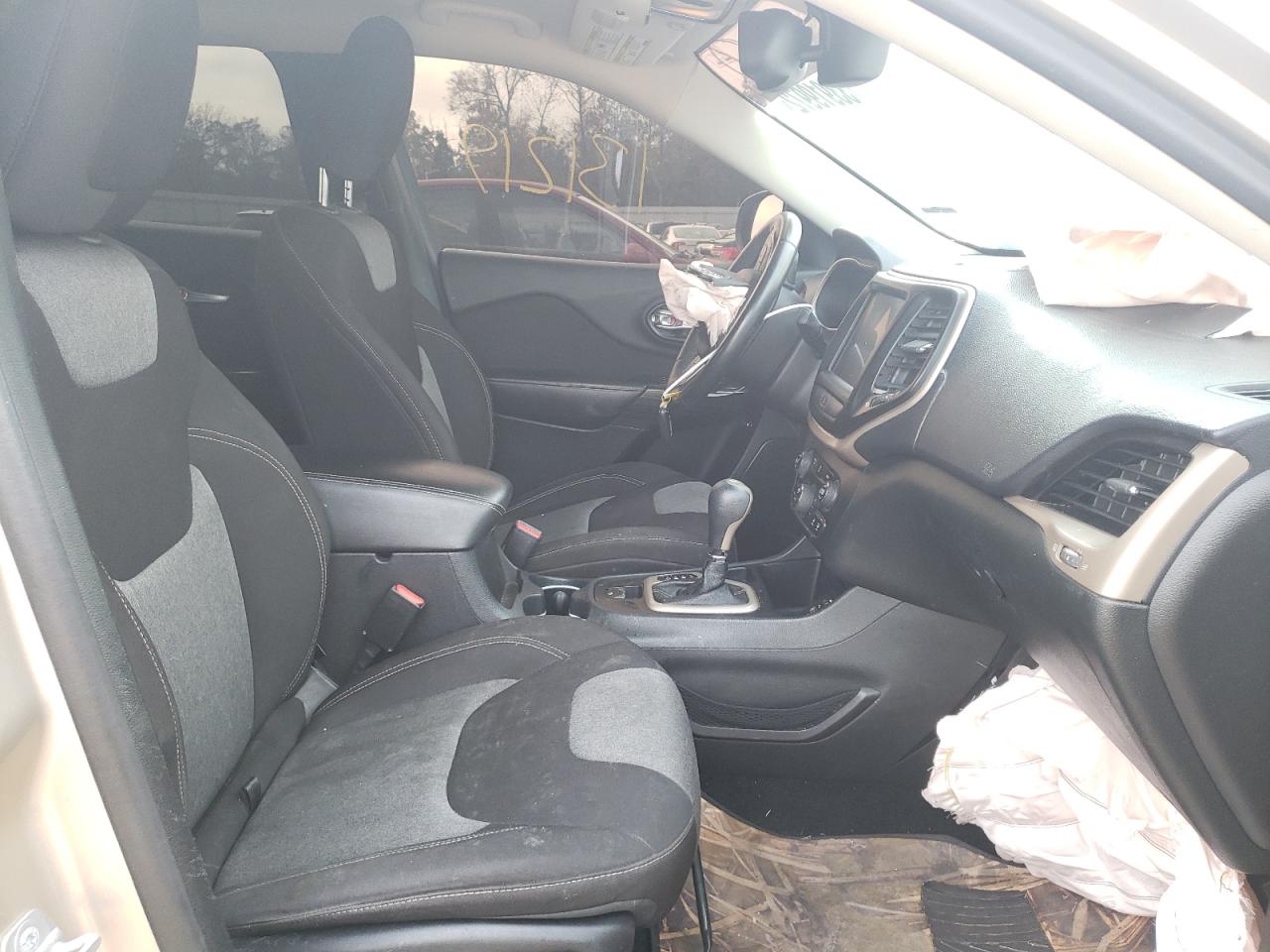 Photo 5 from auction – 2014 JEEP CHEROKEE L with VIN 1C4PJLCB9EW194400