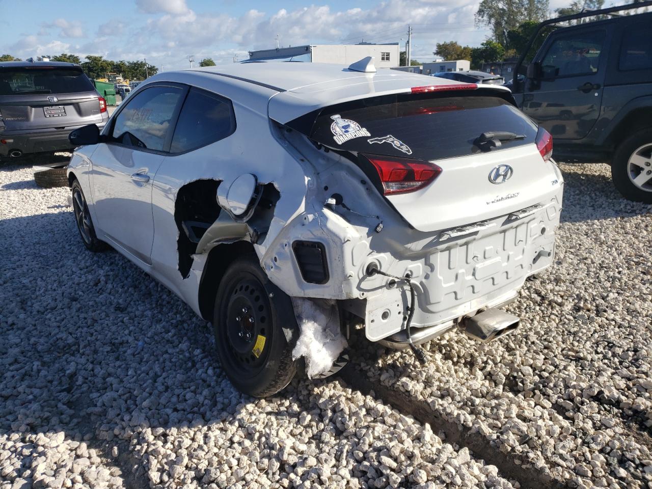Photo 3 from auction – 2019 HYUNDAI VELOSTER B with VIN KMHTG6AF5KU016880