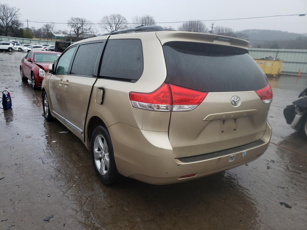Photo 3 from auction – 2013 TOYOTA SIENNA LE with VIN 5TDKK3DC5DS405248