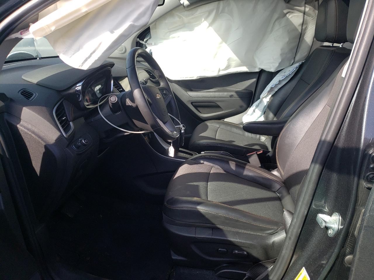 Photo 5 from auction – 2019 CHEVROLET TRAX 1LT with VIN 3GNCJPSB8KL370871