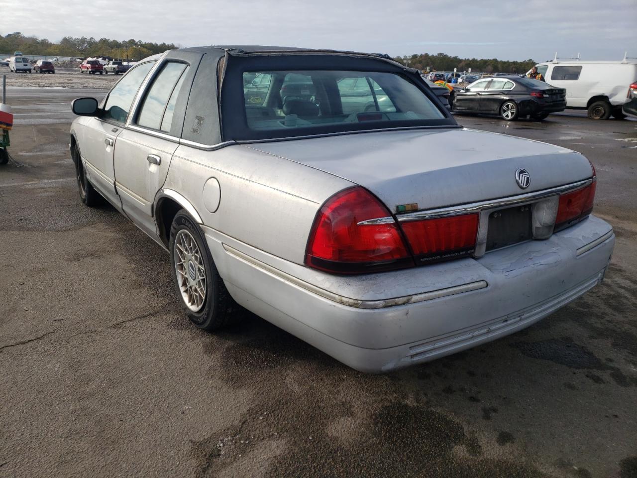 Photo 3 from auction – 2001 MERCURY GRAND MARQ with VIN 2MEFM74W71X648636