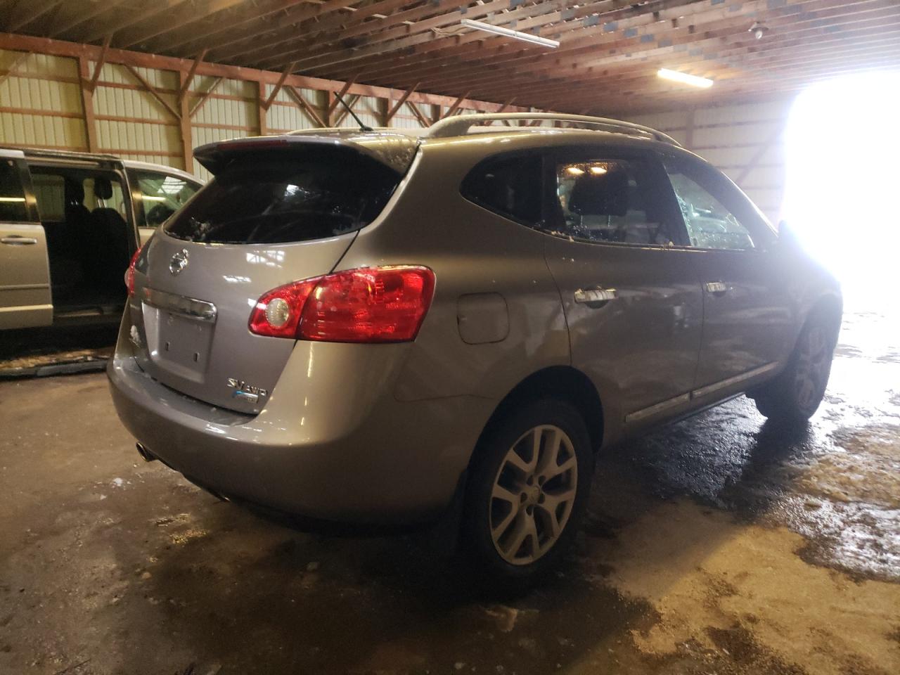 Photo 4 from auction – 2012 NISSAN ROGUE S with VIN JN8AS5MV7CW360700