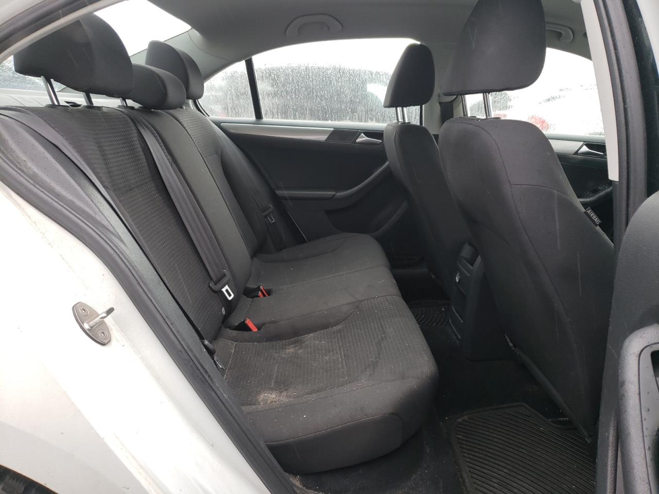Photo 6 from auction – 2015 VOLKSWAGEN JETTA BASE with VIN 3VW2K7AJ9FM270074