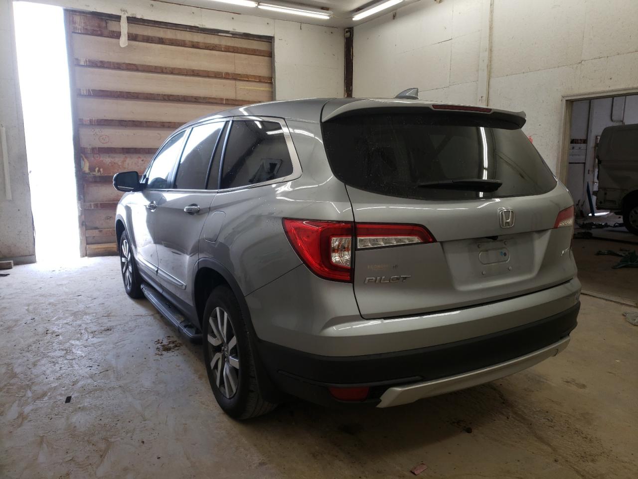 Photo 3 from auction – 2019 HONDA PILOT EXL with VIN 5FNYF6H53KB006903
