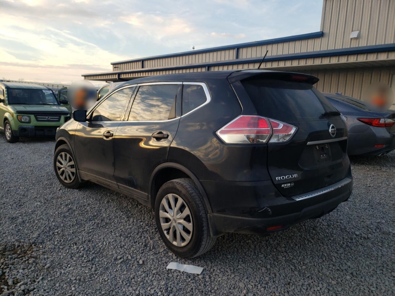 Photo 3 from auction – 2016 NISSAN ROGUE S with VIN 5N1AT2MT6GC826688