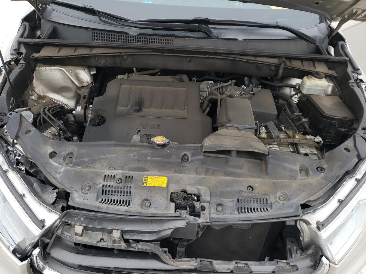 Photo 7 from auction – 2015 TOYOTA HIGHLANDER with VIN 5TDDKRFH3FS171358