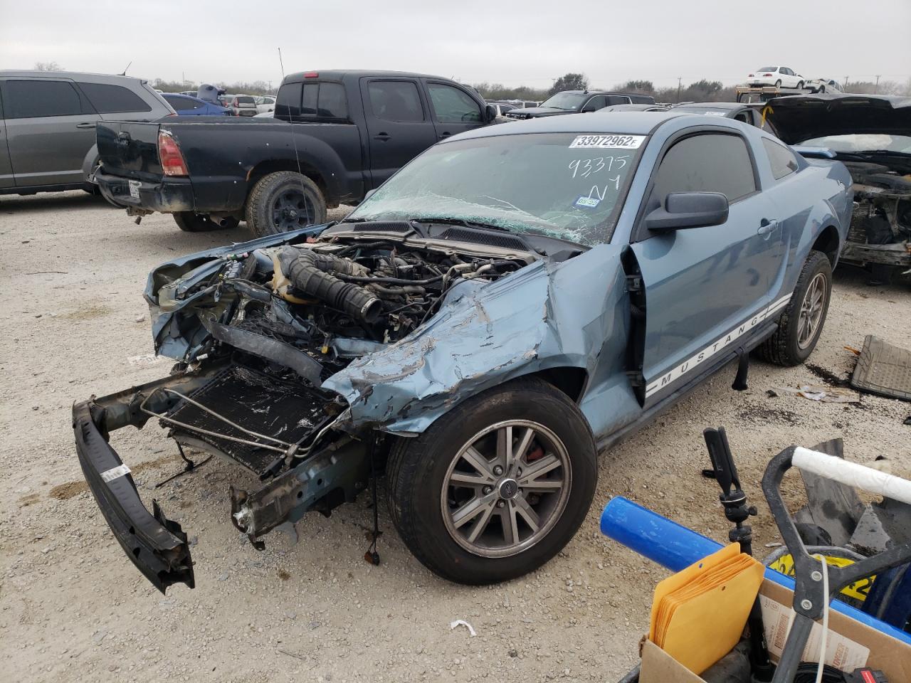 Photo 2 from auction – 2005 FORD MUSTANG with VIN 1ZVFT80N855235216