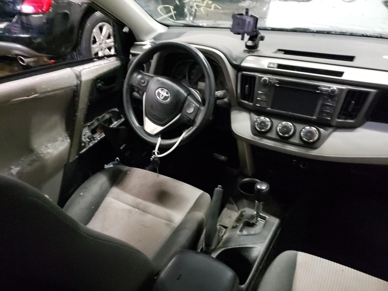Photo 9 from auction – 2013 TOYOTA RAV4 LE with VIN 2T3BFREV4DW052314