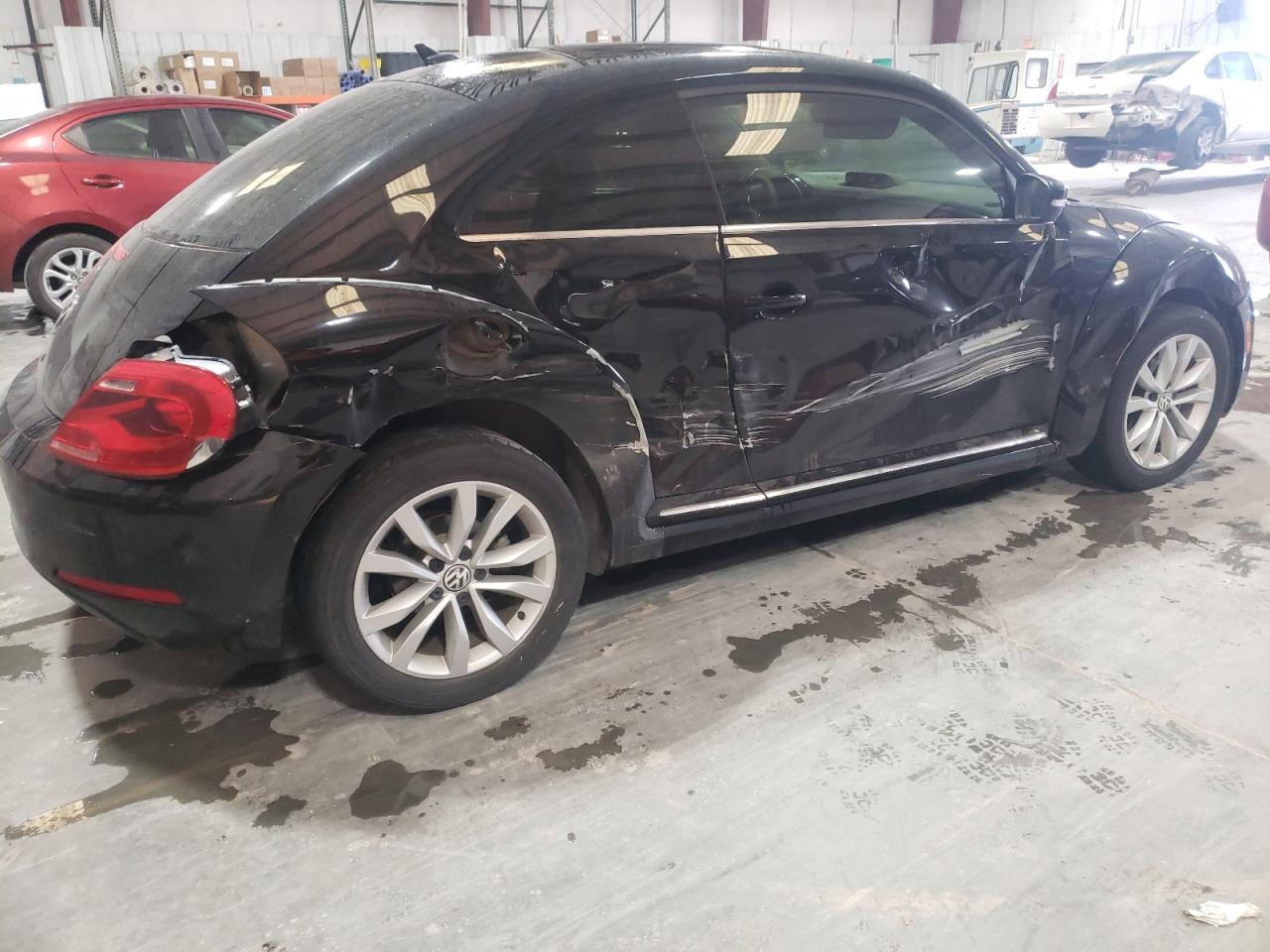 Photo 9 from auction – 2013 VOLKSWAGEN BEETLE with VIN 3VWRL7AT7DM663985