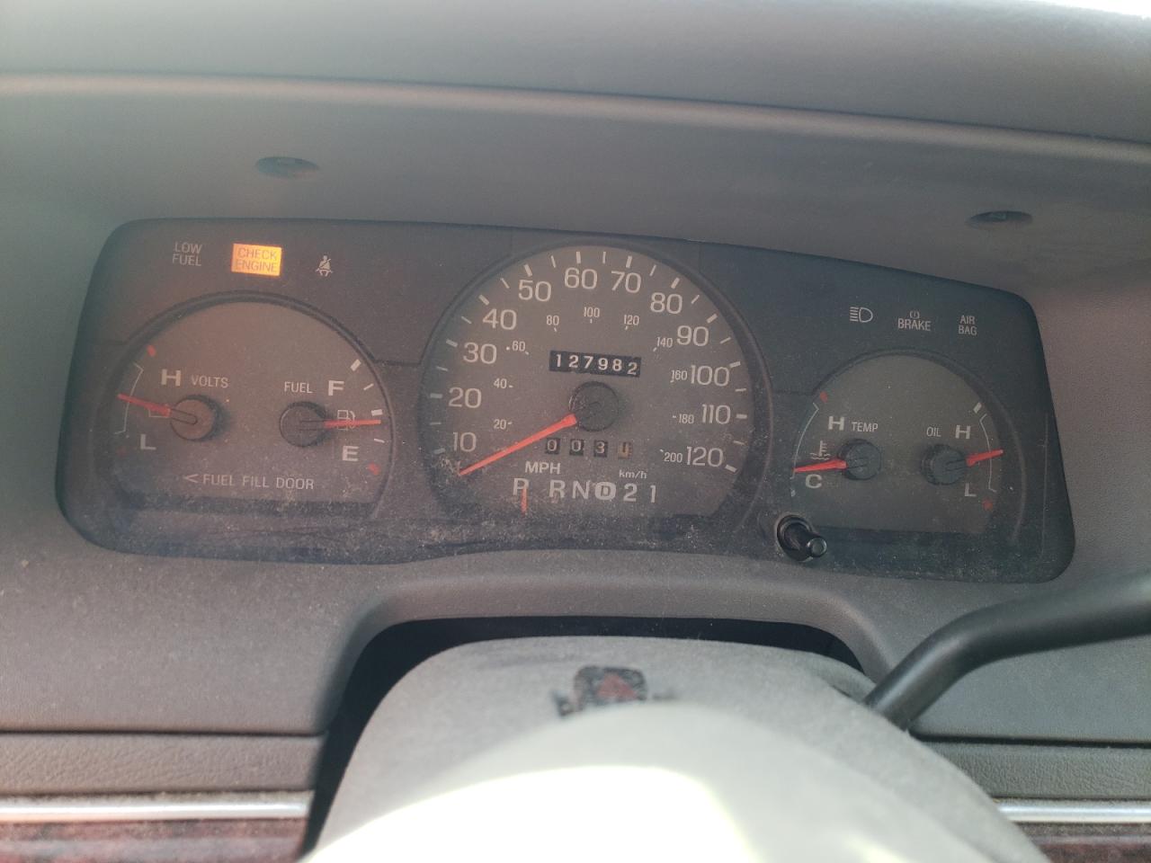 Photo 8 from auction – 2001 MERCURY GRAND MARQ with VIN 2MEFM74W71X648636