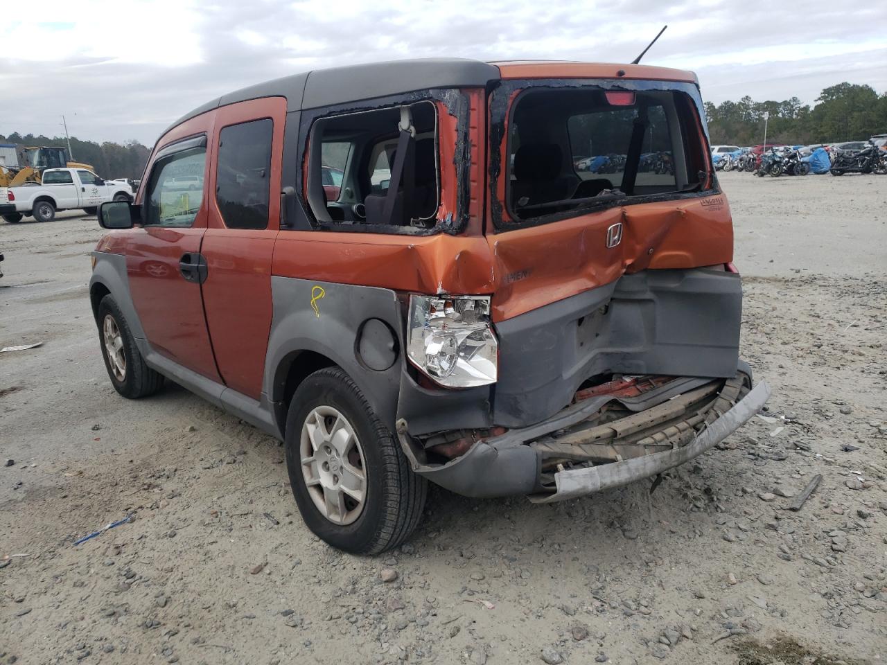 Photo 3 from auction – 2005 HONDA ELEMENT LX with VIN 5J6YH18355L011639