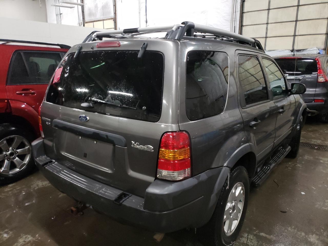 Photo 4 from auction – 2003 FORD ESCAPE XLT with VIN 1FMYU93173KA08326
