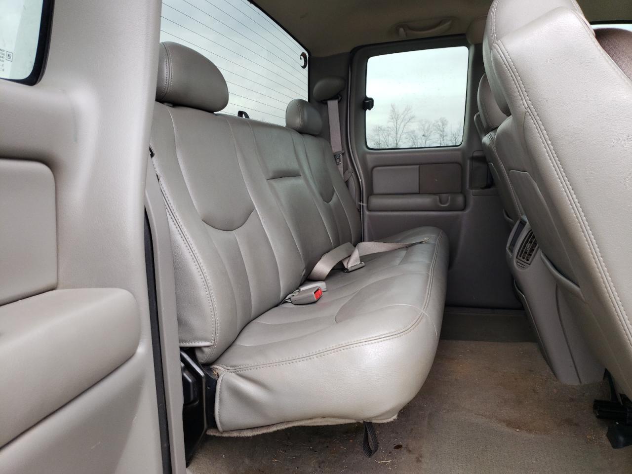 Photo 6 from auction – 2004 CHEVROLET SILVERADO with VIN 1GCEK19T34E171532