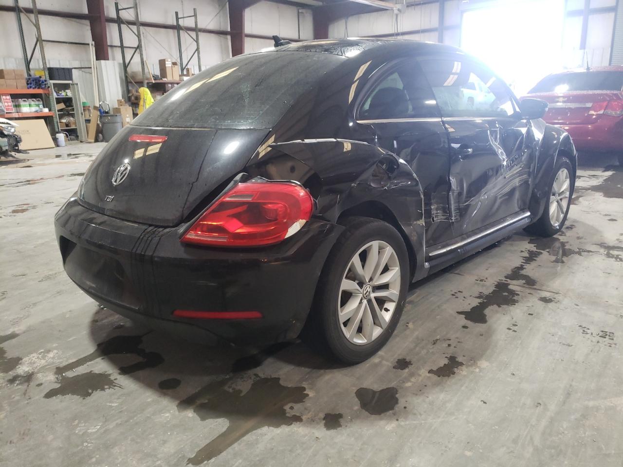 Photo 4 from auction – 2013 VOLKSWAGEN BEETLE with VIN 3VWRL7AT7DM663985