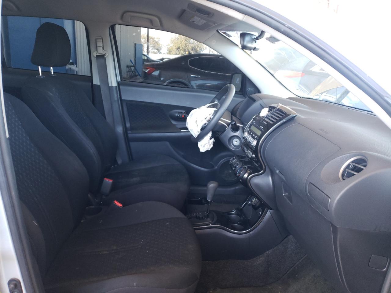 Photo 5 from auction – 2008 TOYOTA SCION XD with VIN JTKKU10428J013045