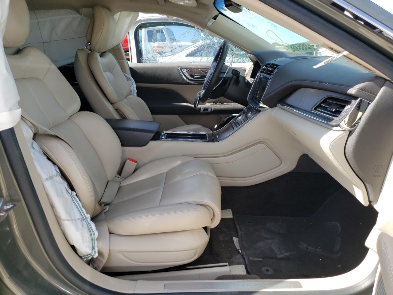 Photo 5 from auction – 2017 LINCOLN CONTINENTA with VIN 1LN6L9PK1H5606835