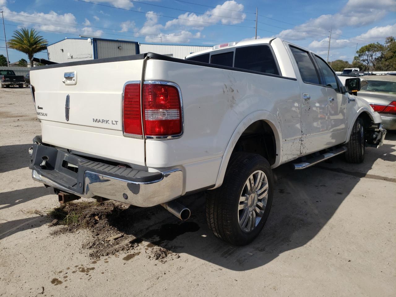 Photo 4 from auction – 2008 LINCOLN MARK LT with VIN 5LTPW18558FJ03469