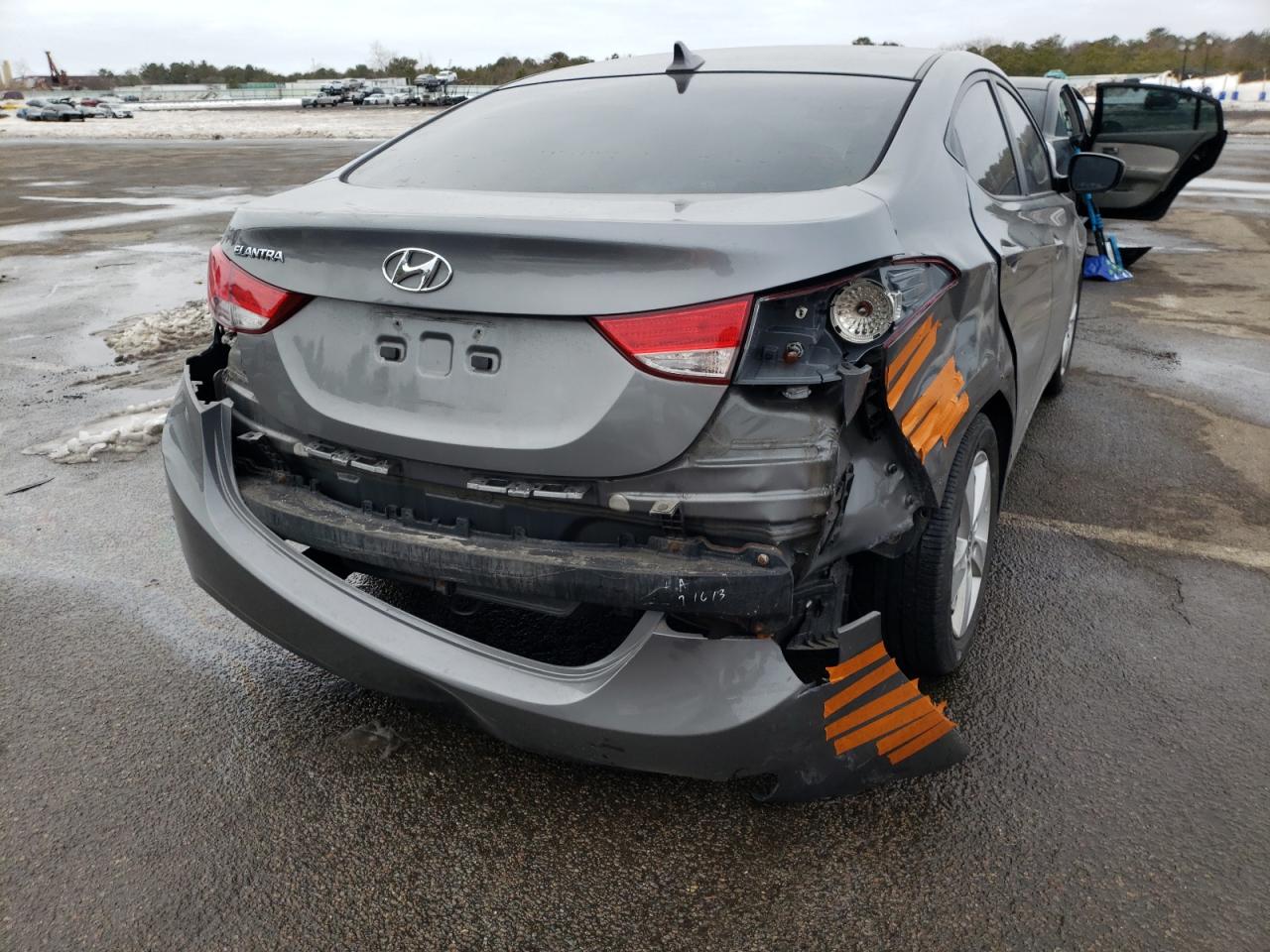 Photo 9 from auction – 2013 HYUNDAI ELANTRA with VIN 5NPDH4AE0DH381885