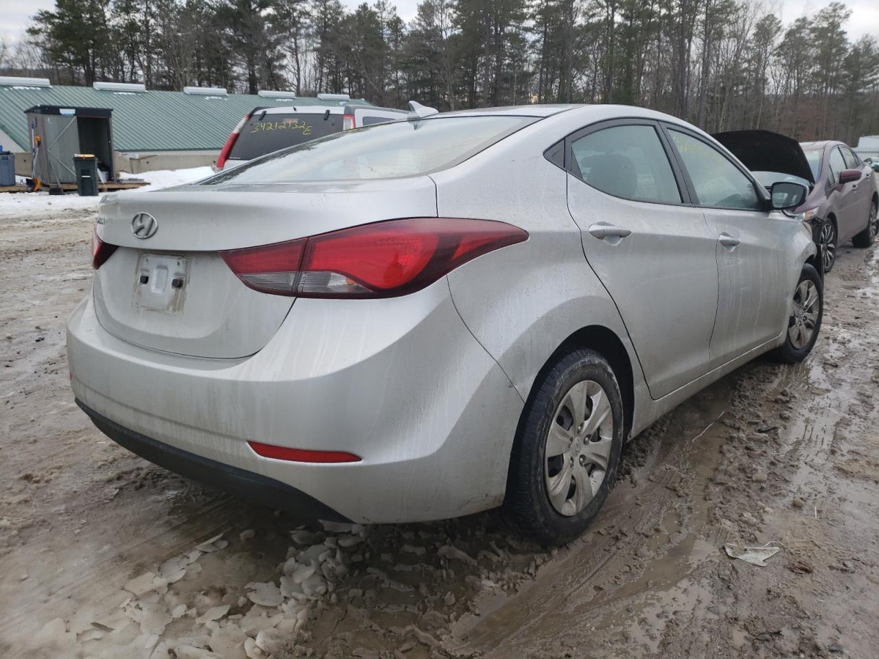Photo 4 from auction – 2016 HYUNDAI ELANTRA SE with VIN 5NPDH4AE1GH732534