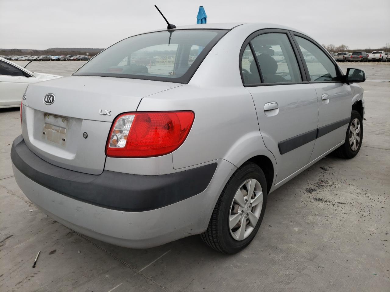 Photo 4 from auction – 2008 KIA RIO BASE with VIN KNADE123X86396458