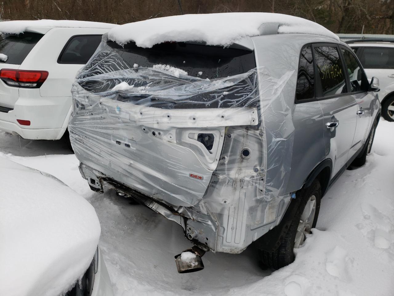 Photo 9 from auction – 2014 KIA SORENTO LX with VIN 5XYKTDA63EG462662