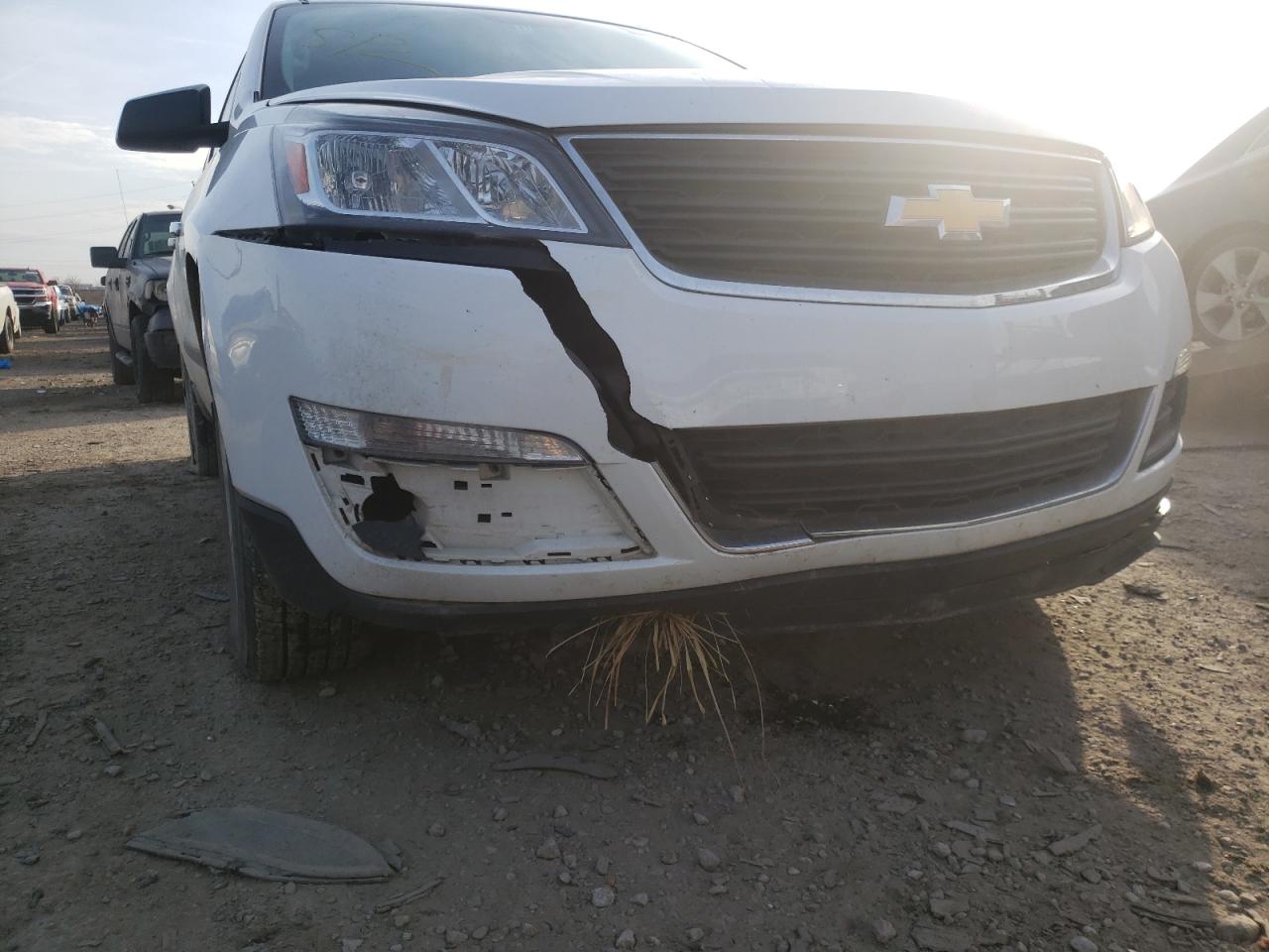 Photo 9 from auction – 2017 CHEVROLET TRAVERSE L with VIN 1GNKRFKD1HJ277951