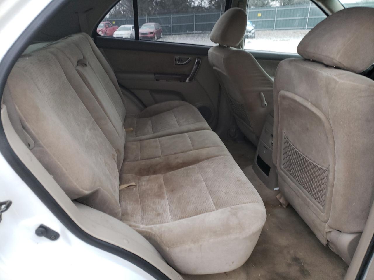 Photo 6 from auction – 2004 KIA SORENTO EX with VIN KNDJC733945226864