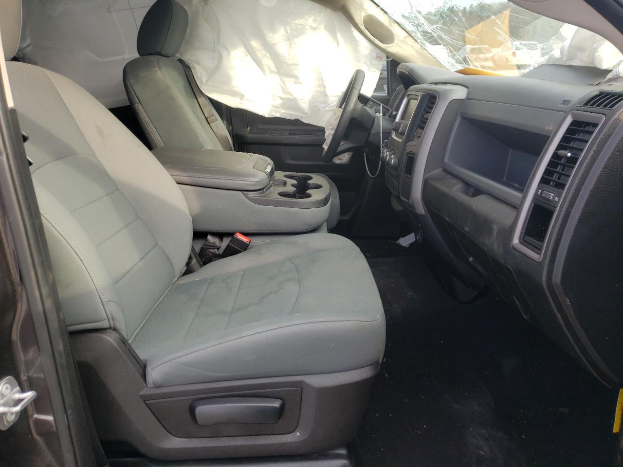 Photo 5 from auction – 2019 RAM 1500 CLASS with VIN 1C6RR6FT5KS528262