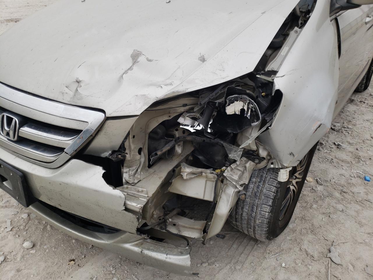 Photo 9 from auction – 2005 HONDA ODYSSEY TO with VIN 5FNRL38855B077076
