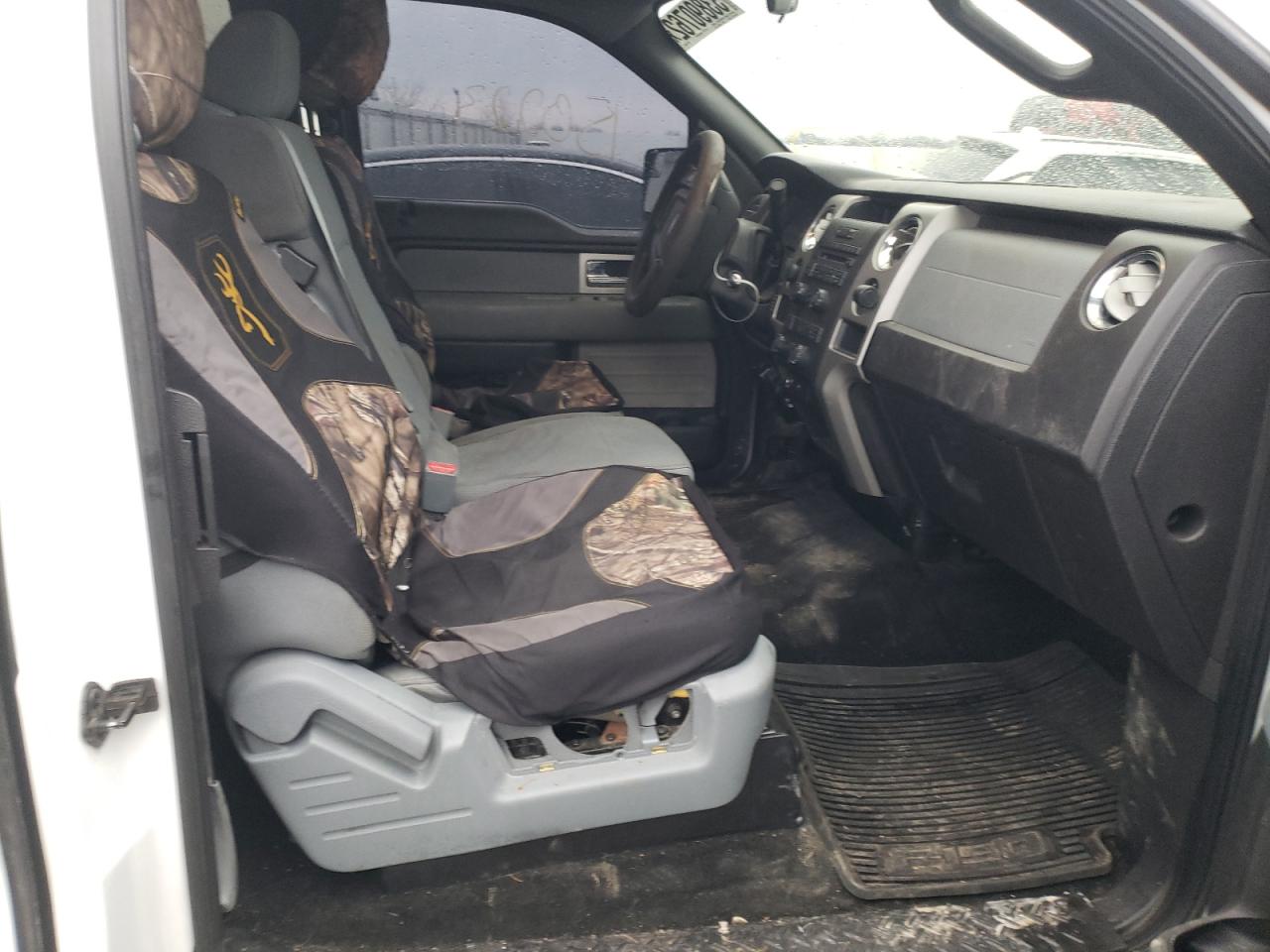 Photo 5 from auction – 2011 FORD F150 SUPER with VIN 1FTFX1EF0BFA10553
