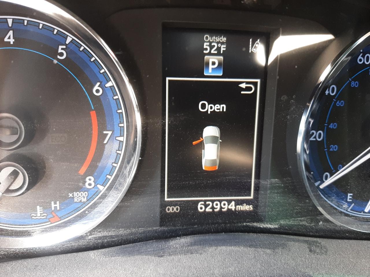 Photo 8 from auction – 2017 TOYOTA COROLLA L with VIN 5YFBURHE5HP596046